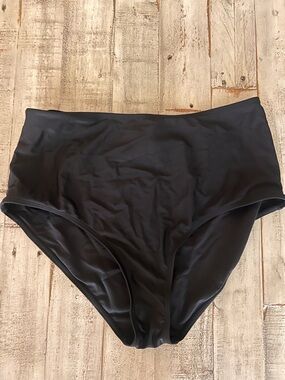 SHEIN black high waisted bottoms
